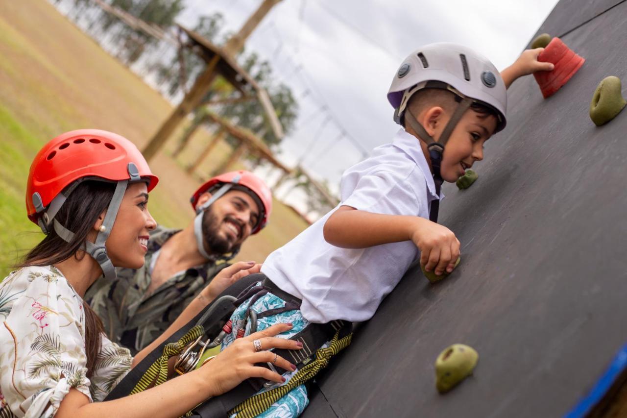 Blue Tree Thermas De Lins Resort Екстер'єр фото Adventure Camp