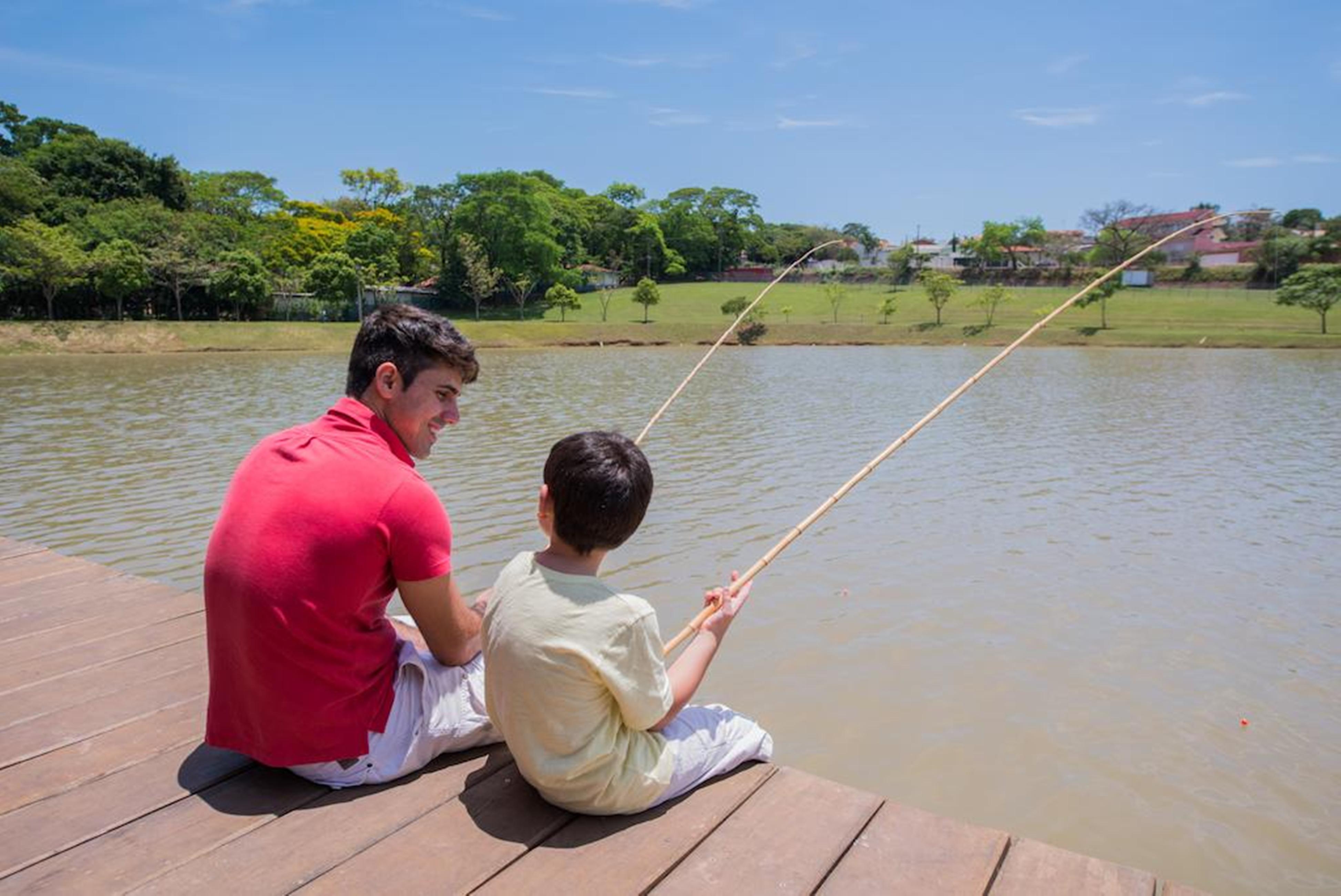 Blue Tree Thermas De Lins Resort Екстер'єр фото Fishing at the lake