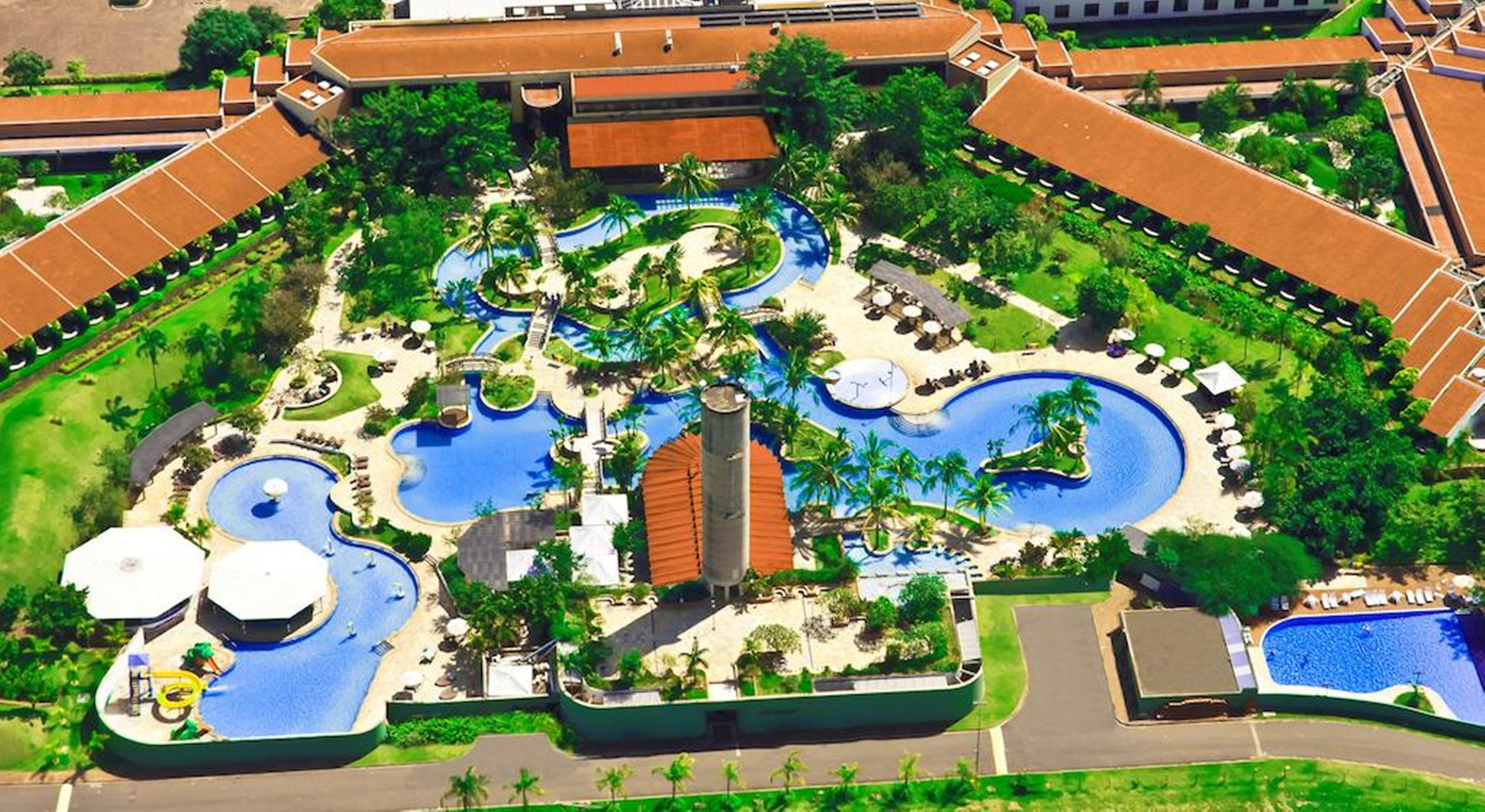 Blue Tree Thermas De Lins Resort Екстер'єр фото Aerial view of the resort