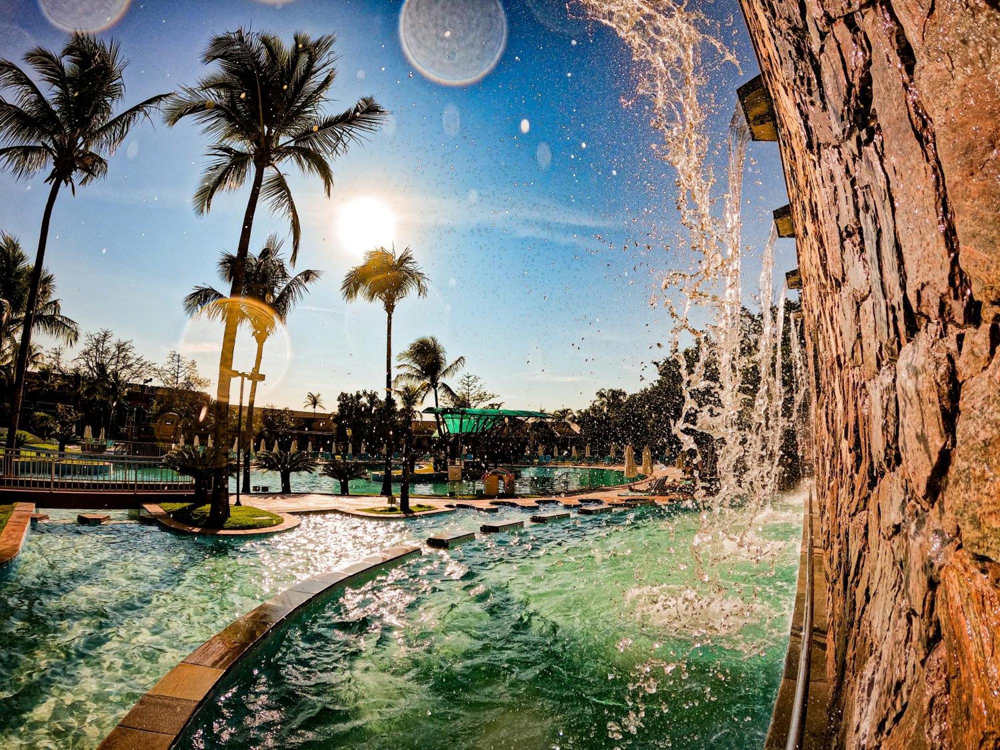 Blue Tree Thermas De Lins Resort Екстер'єр фото The resort's lagoon