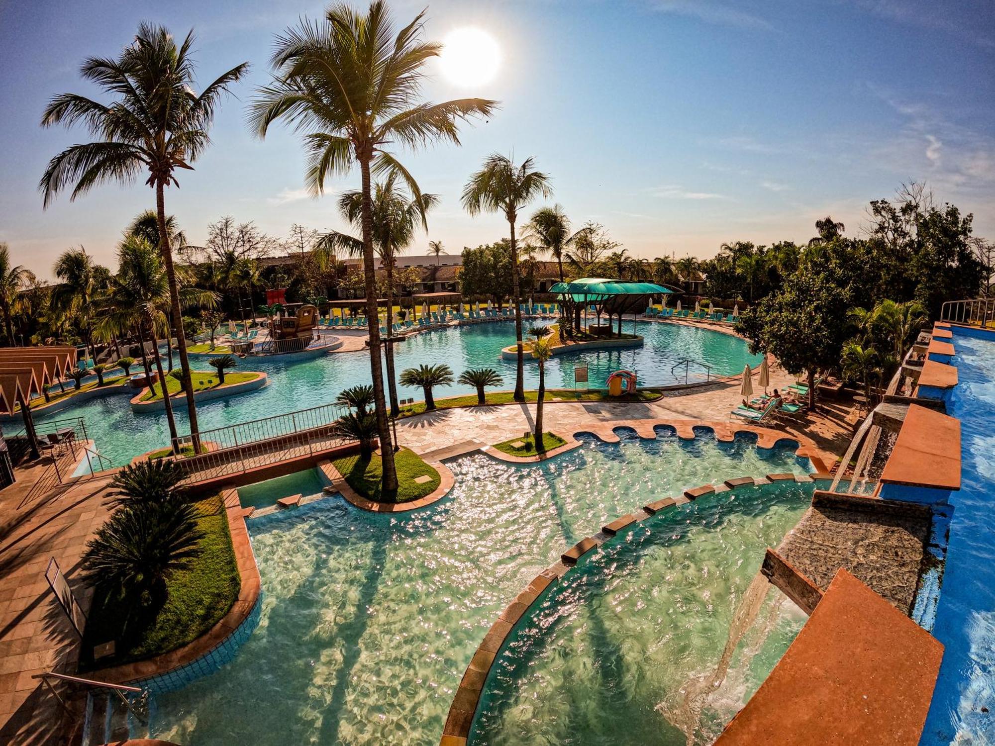 Blue Tree Thermas De Lins Resort Екстер'єр фото The water park at the Royal Paradise Hotel and Spa