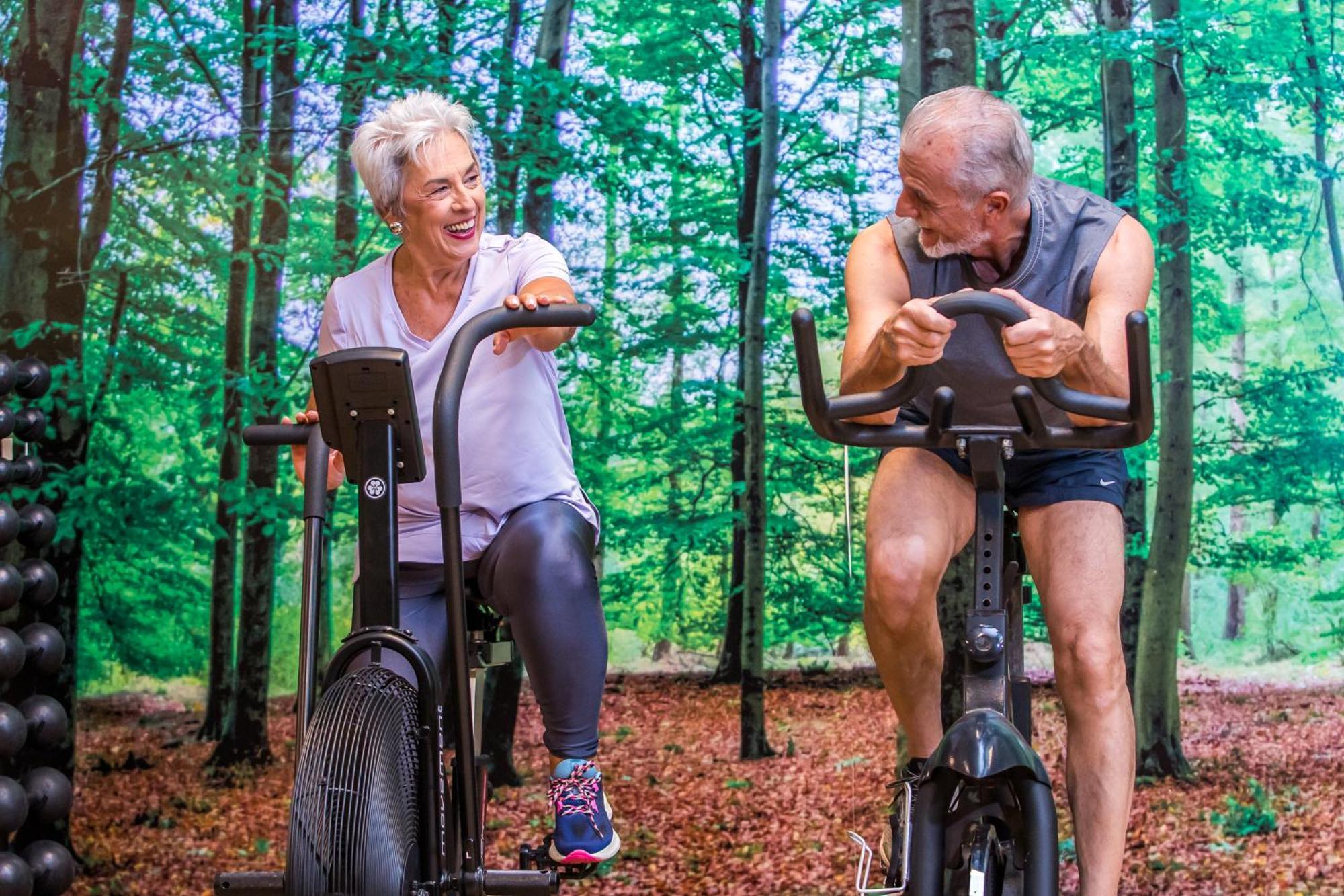 Blue Tree Thermas De Lins Resort Екстер'єр фото Older people exercising