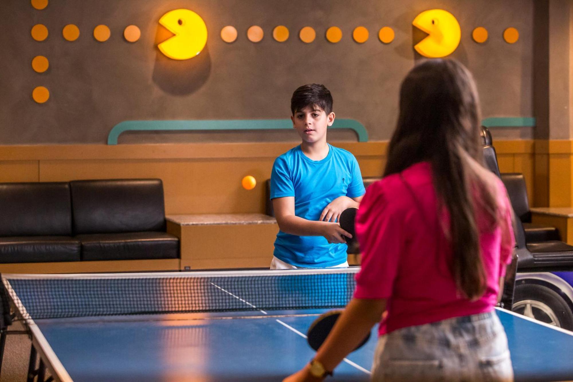 Blue Tree Thermas De Lins Resort Екстер'єр фото Table tennis at the hotel