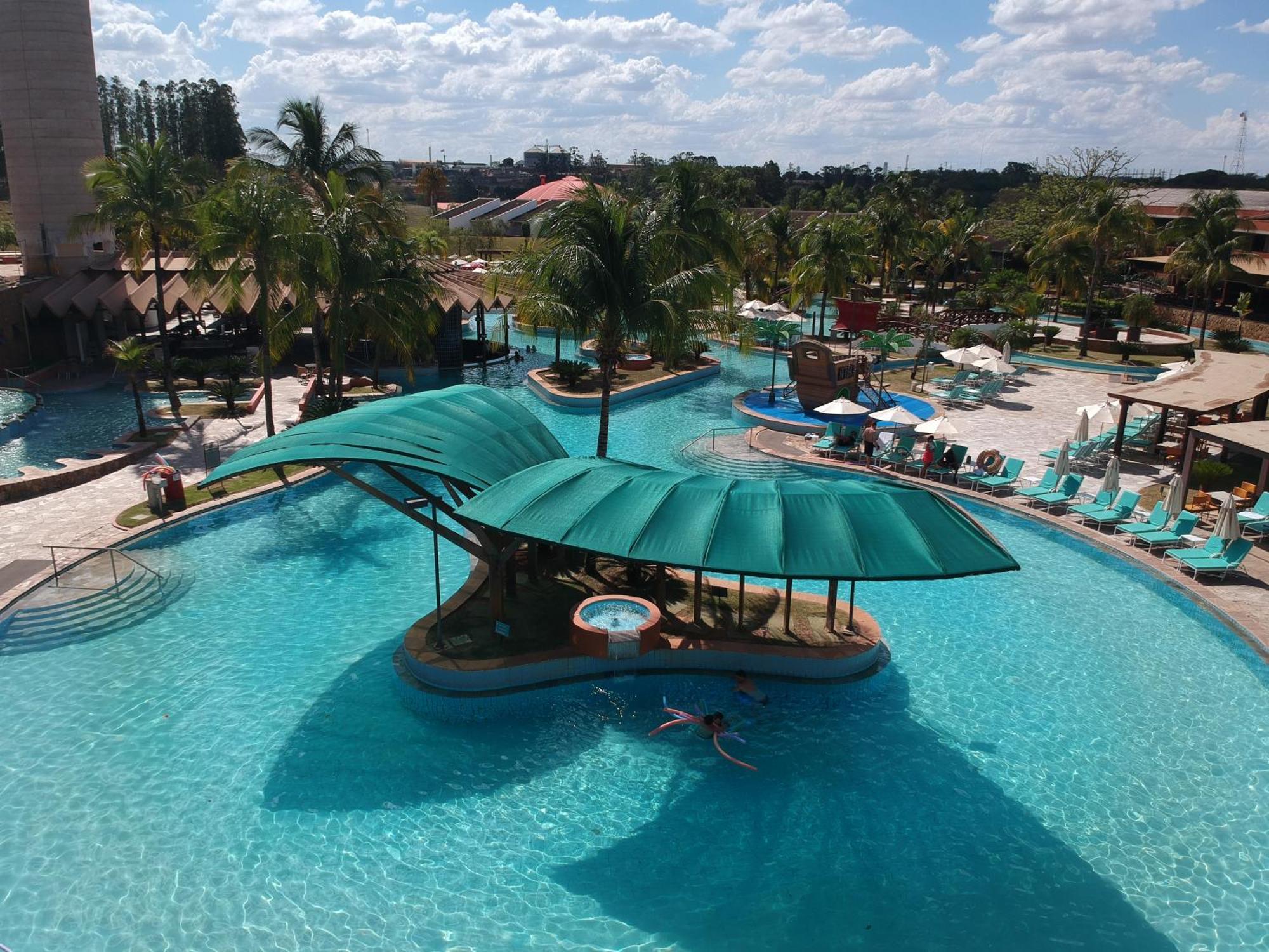 Blue Tree Thermas De Lins Resort Екстер'єр фото The swimming pool at the Hard Rock Hotel