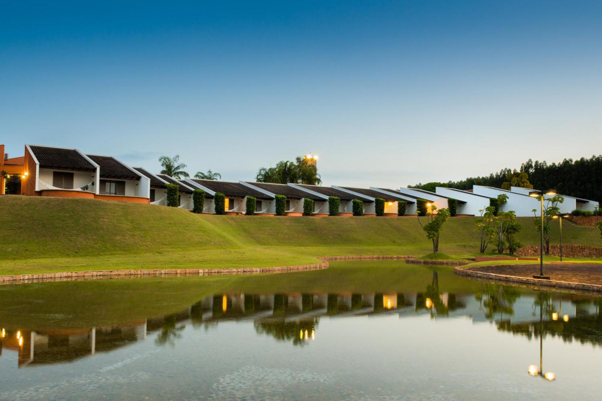 Blue Tree Thermas De Lins Resort Екстер'єр фото The Village